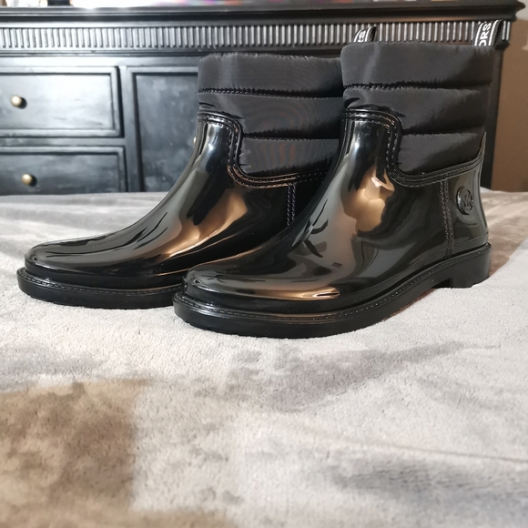 Michael Kors Shoes - Michael Kors Rain Boots Short Bootie Blakely 8